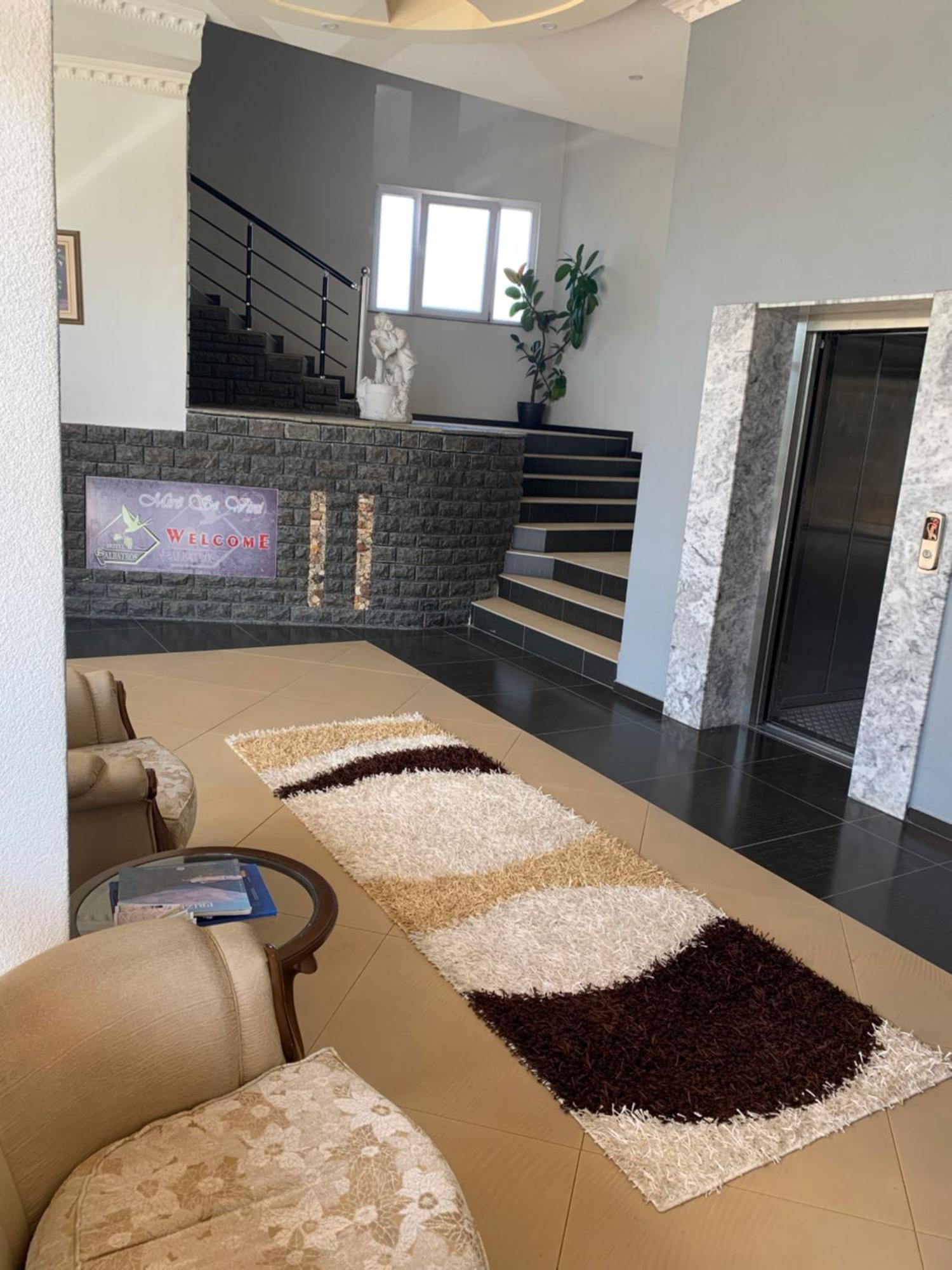 Hotel Albatros Πρίζρεν Εξωτερικό φωτογραφία